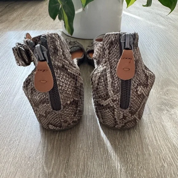 Gentle Souls Women Wedge Heel Open Toe Sandals Gisele - Picture 7 of 8